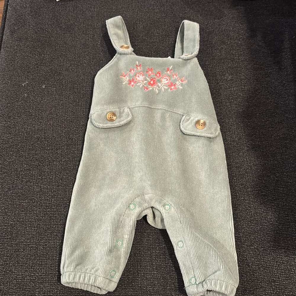 Baby bodysuit